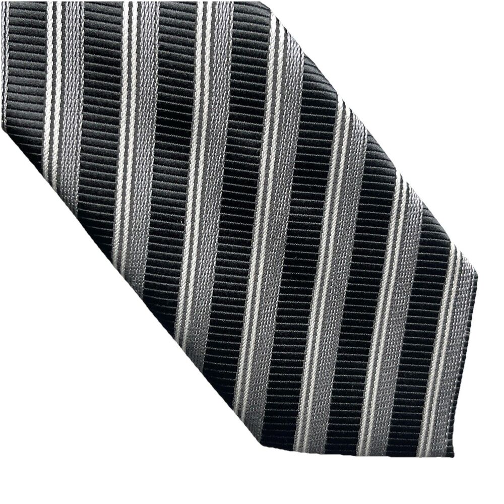 Men’s Bergamo New York Grey Striped Neck Tie 3.25x59.5” Used